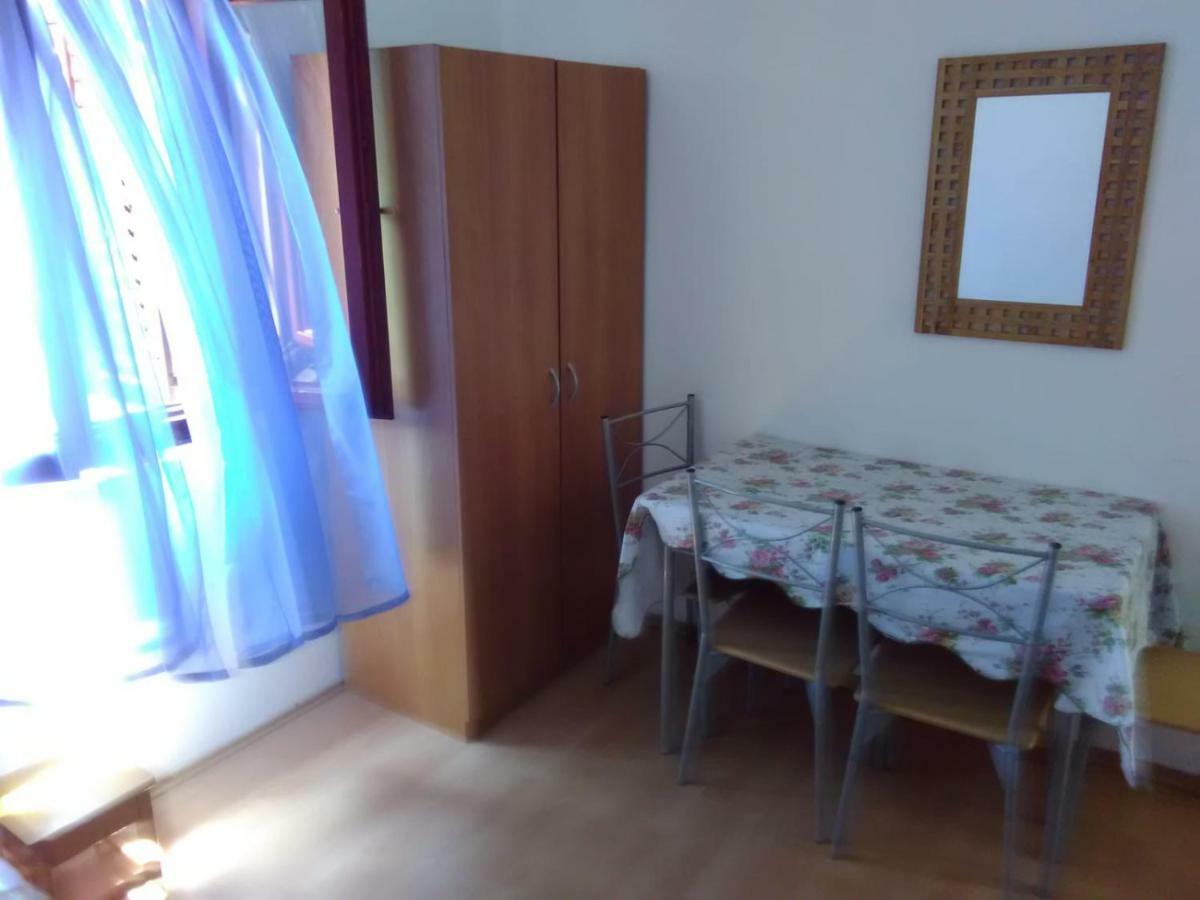 Apartmani Kovacic Murter Buitenkant foto